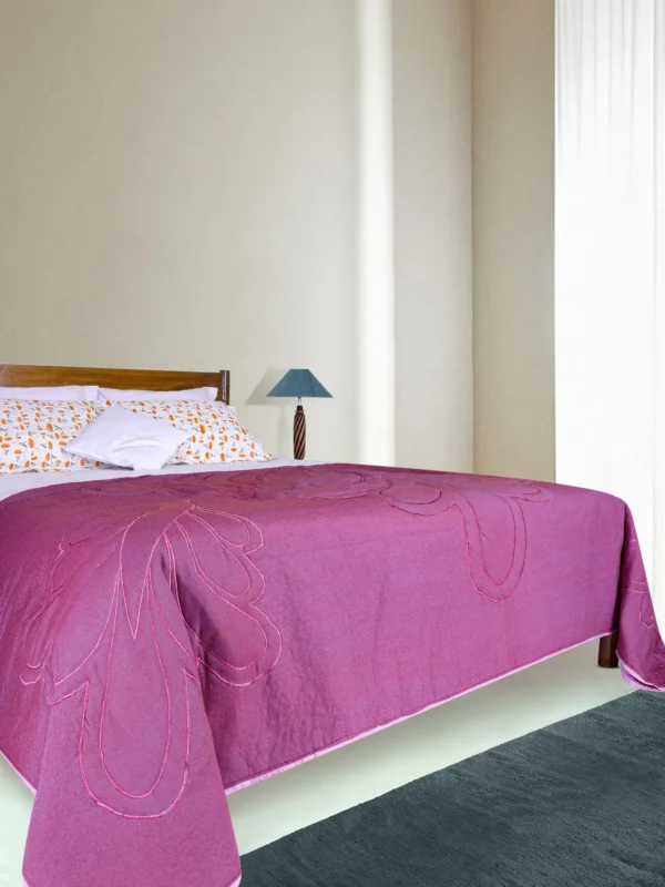 1 Purple Embroidered Cotton-Polyester Quilt