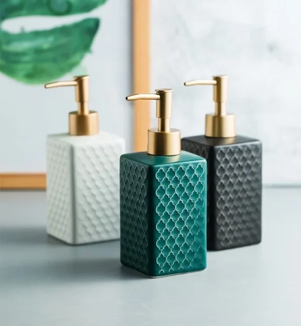 Luxe Bath decor