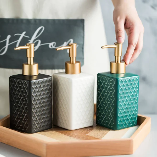 Luxe Bath decor