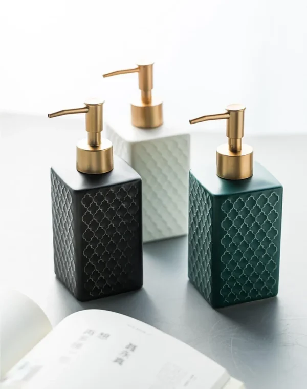 Luxe Bath decor