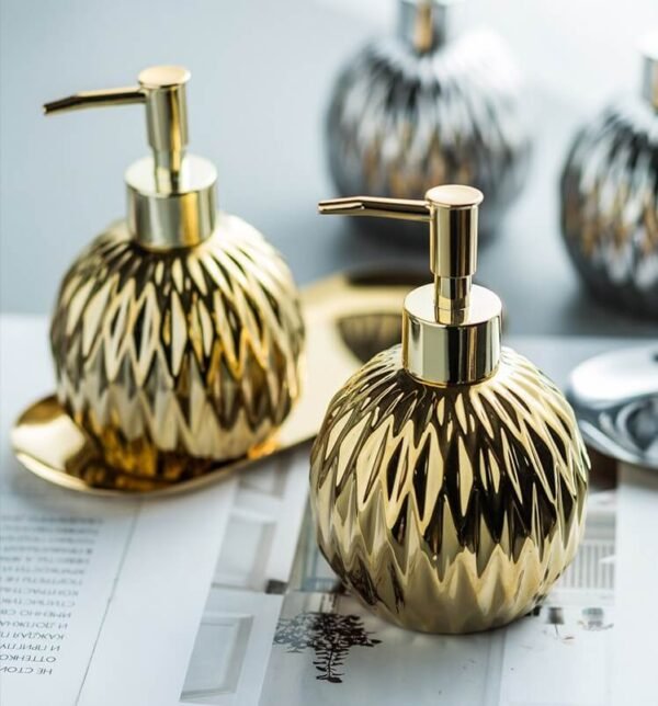 6 Allure Bath decor