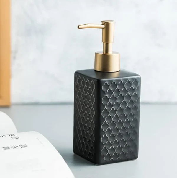 Luxe Bath decor